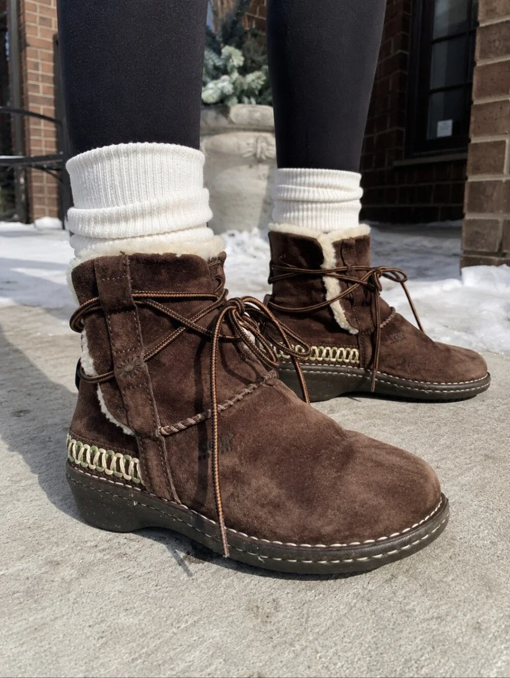 UGG Australia Brown Suede Shearling Lace Up Ankle Boots Women’s Size 8